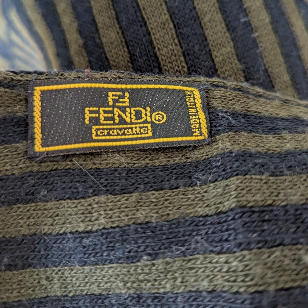 Fendi green and black scarf - Picture 8 of 9